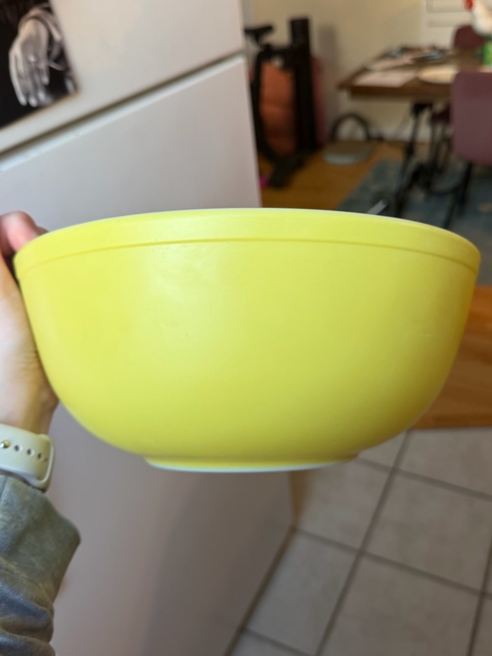 Vintage 1945-1949 Pyrex Primary Yellow Mixing Bowl #404, 4 Quarts, GUC